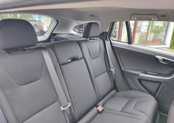 Volvo V60 cena 39900 przebieg: 278227, rok produkcji 2015 z Korsze małe 326